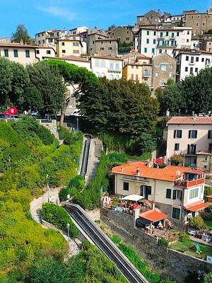 Ok al progetto per la copertura delle scale mobili. Lavori al via da gennaio
