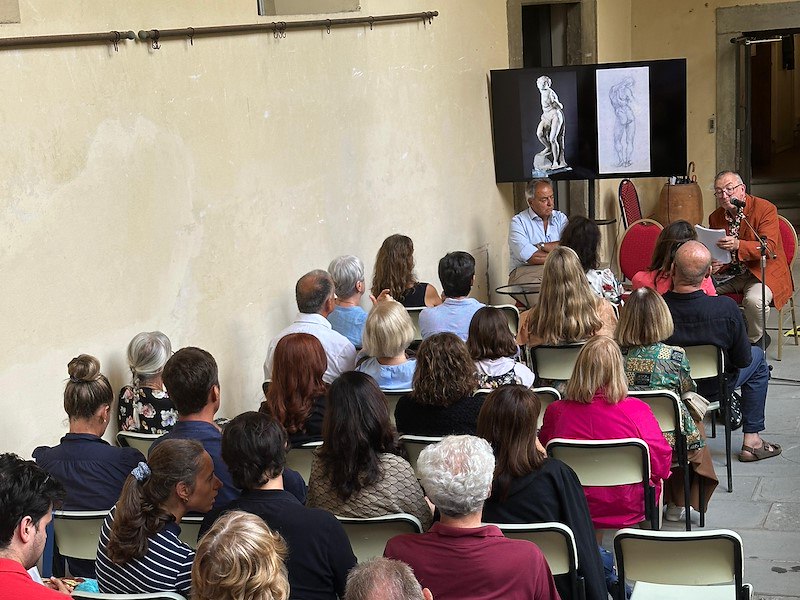 Tom Henry ha aperto gli eventi di CortonAntiquaria con la conferenza sulla cerchia di Luca Signorelli