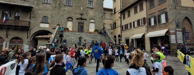 Torna Young Urban Trail, tanti giovani, tutti di corsa nel centro di Cortona