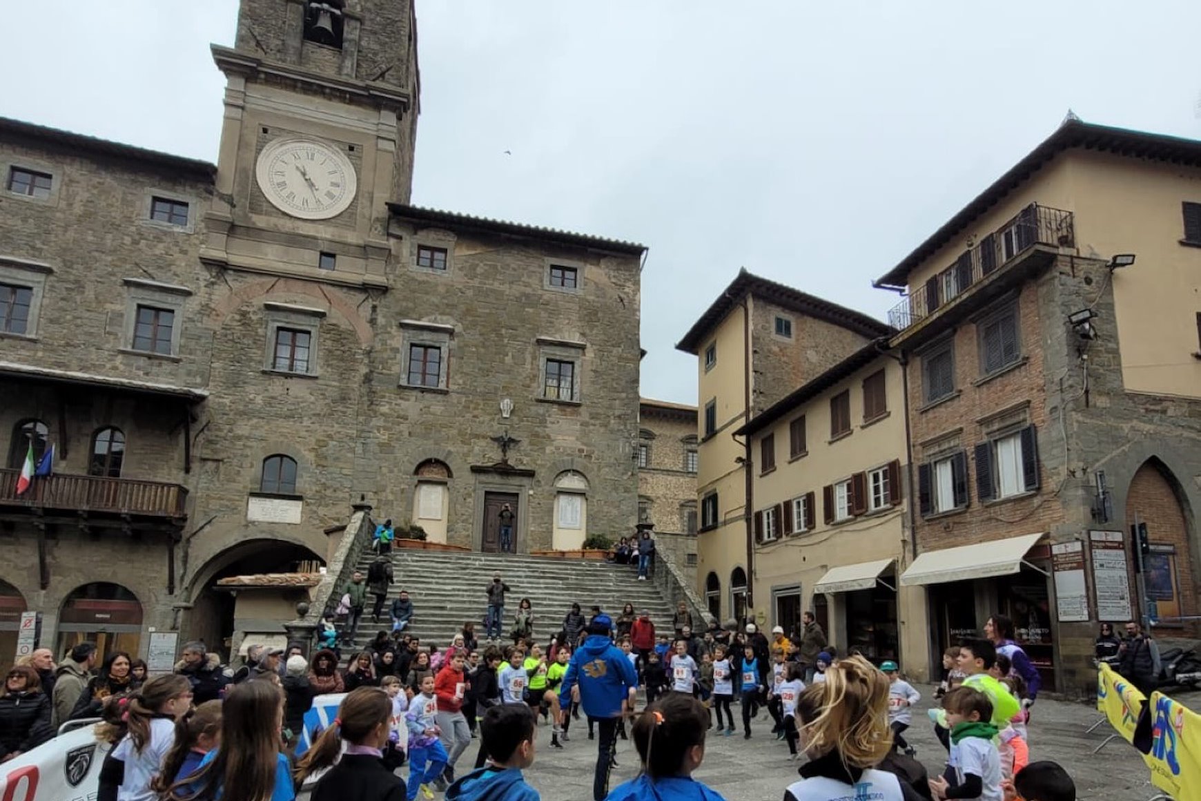 Torna Young Urban Trail, tanti giovani, tutti di corsa nel centro di Cortona