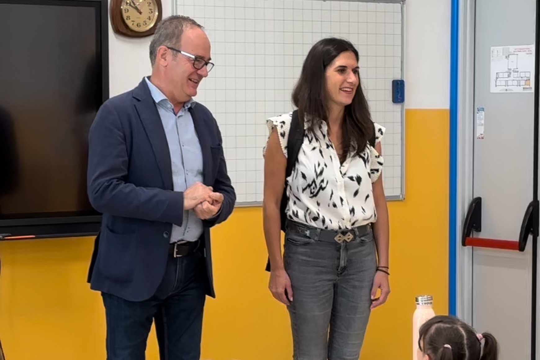 Primo giorno di scuola. Il sindaco saluta gli studenti, l’impegno del Comune