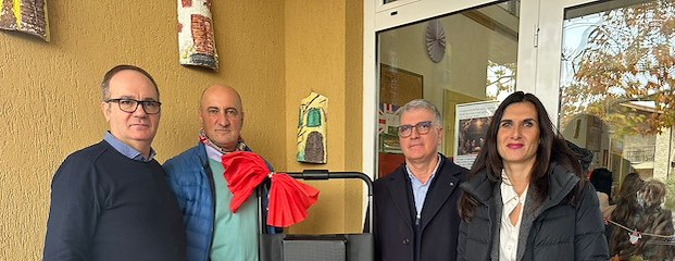 A Centoia si completa il progetto per la scuola accessibile: donazione del Calcit Valdichiana