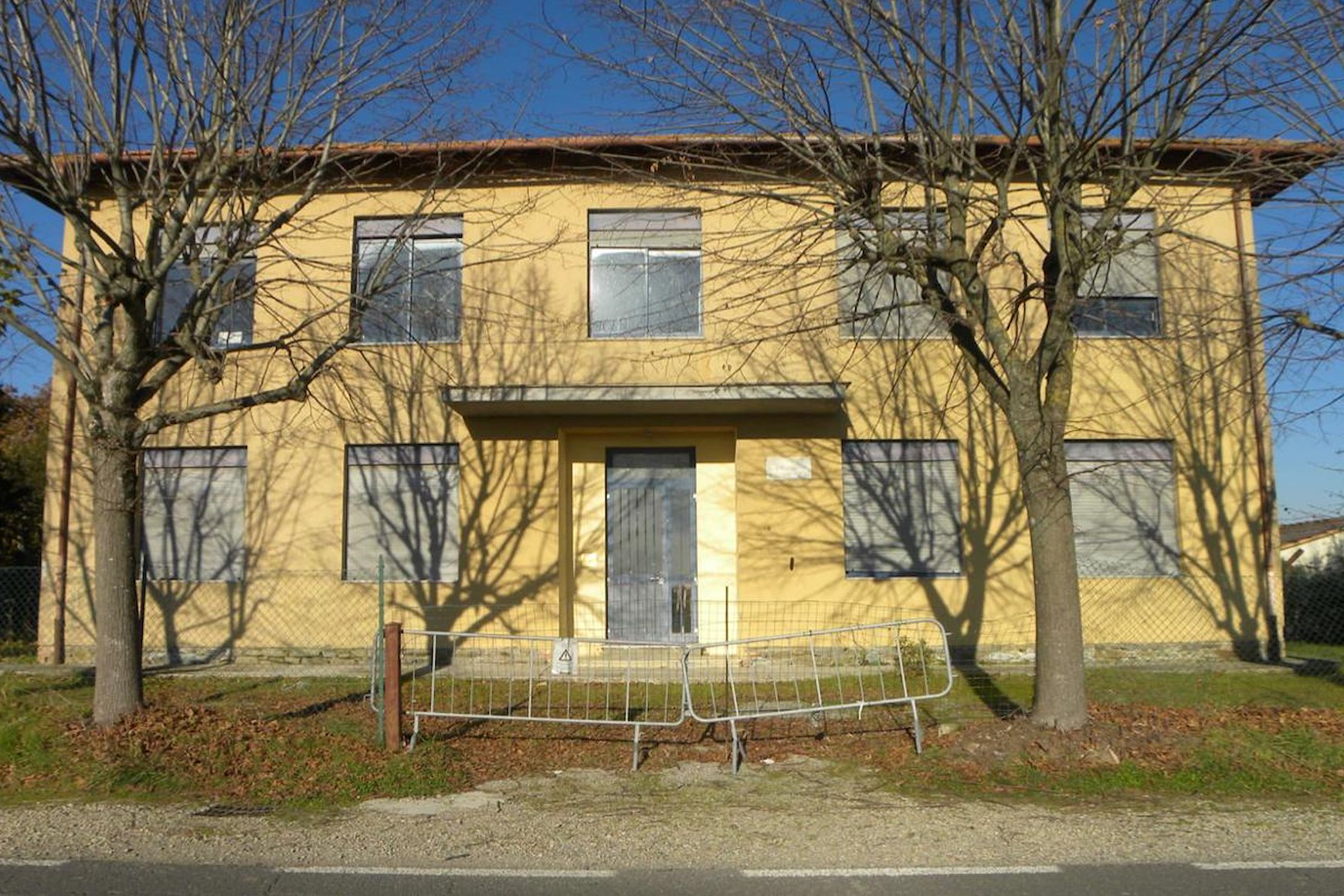 Il Comune mette all’asta due ex immobili scolastici