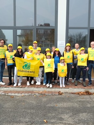 Puliamo il mondo si fa in quattro: volontari in azione